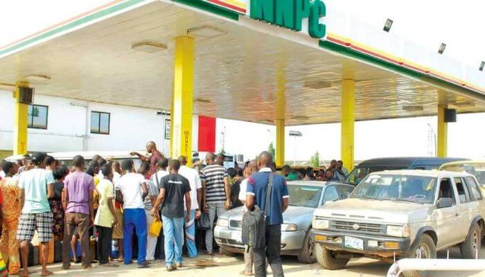  Fuel Scarcity Persists Across Nigeria Despite NNPC Claims of Resolution
